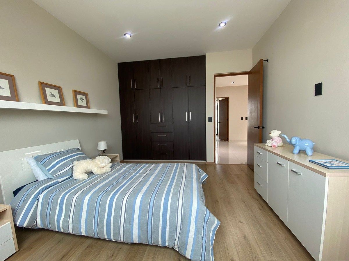 16 of 18: Habitación secundaria B