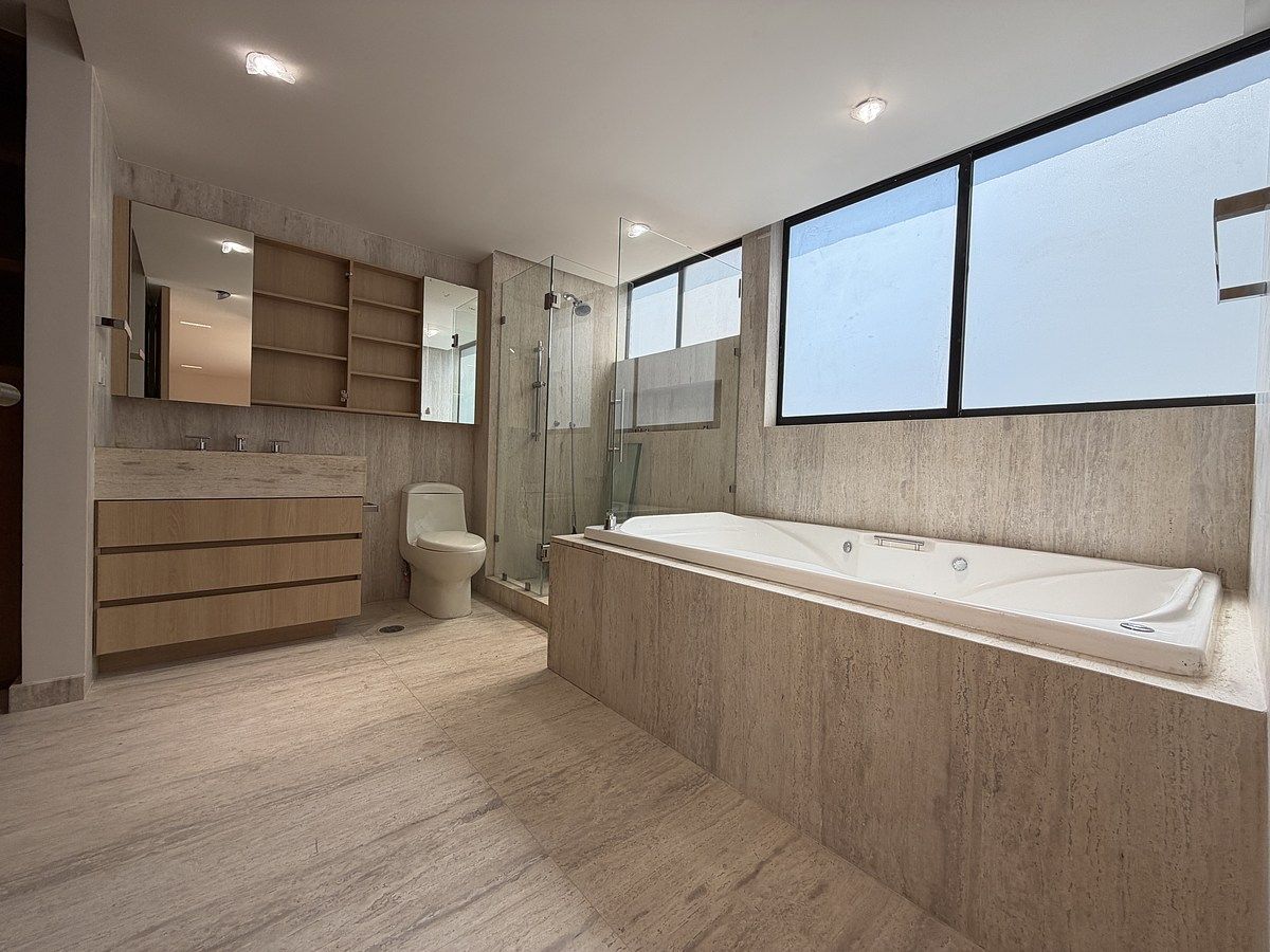 11 de 18: Baño Recámara principal