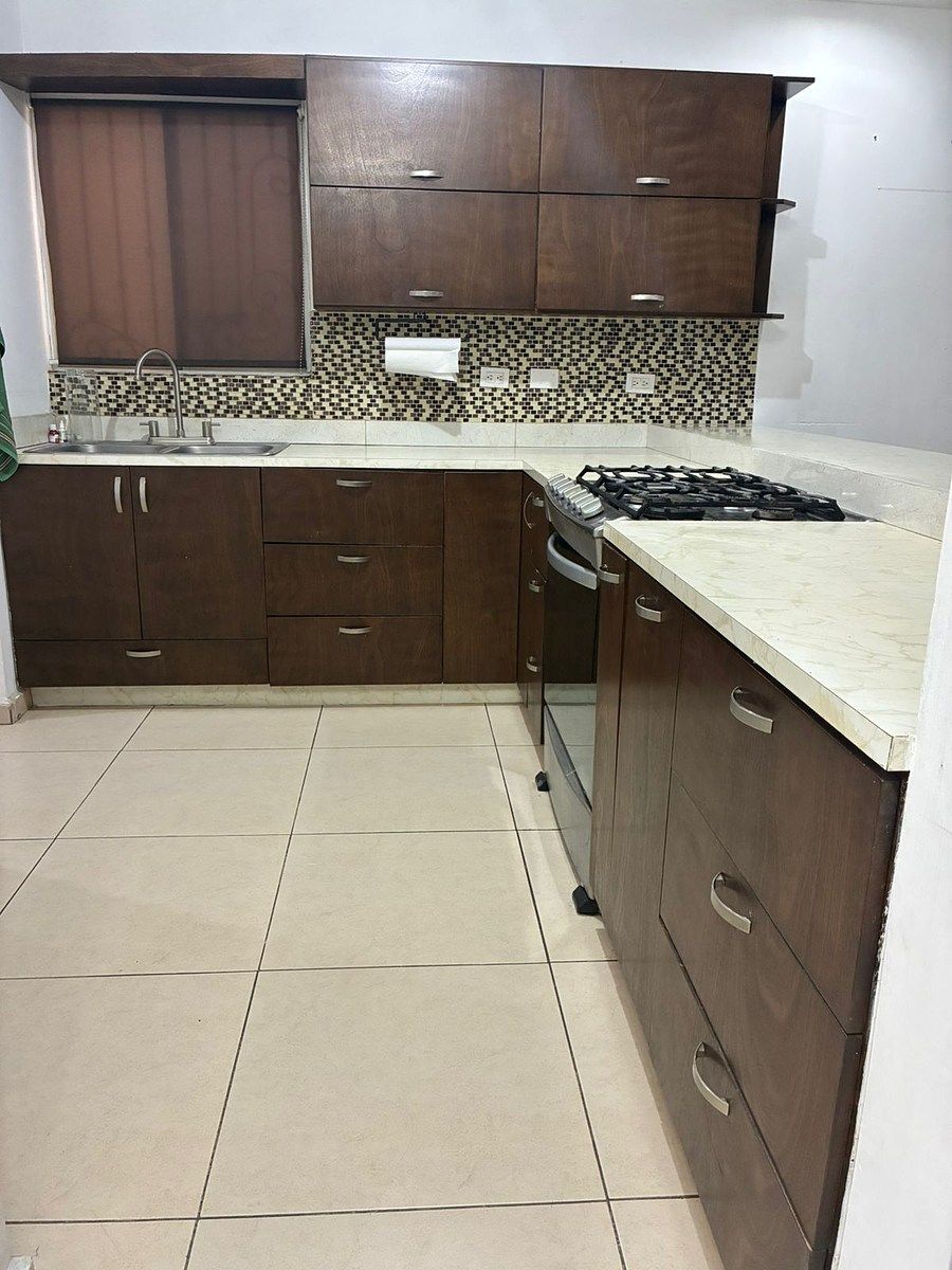 2 de 13: Cocina Equipada