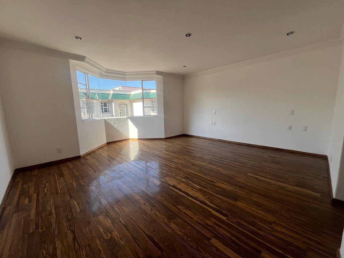 House in Gated Community in Interlomas, Huixquilucan, photo 9 of 16