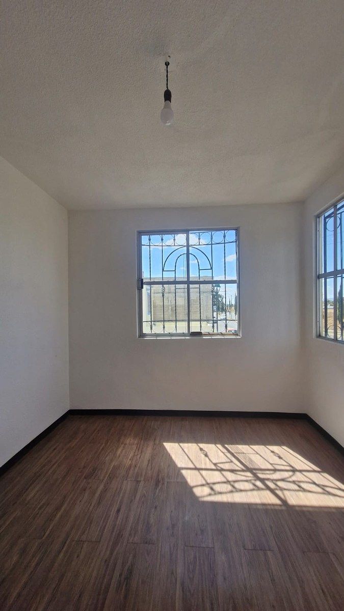 12 de 13: BIEN ILUMINADA