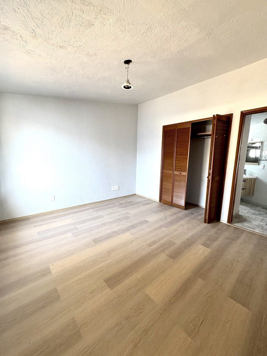 6 of 29: RECÁMARA PB O ESTUDIO CON BAÑO COMPLETO