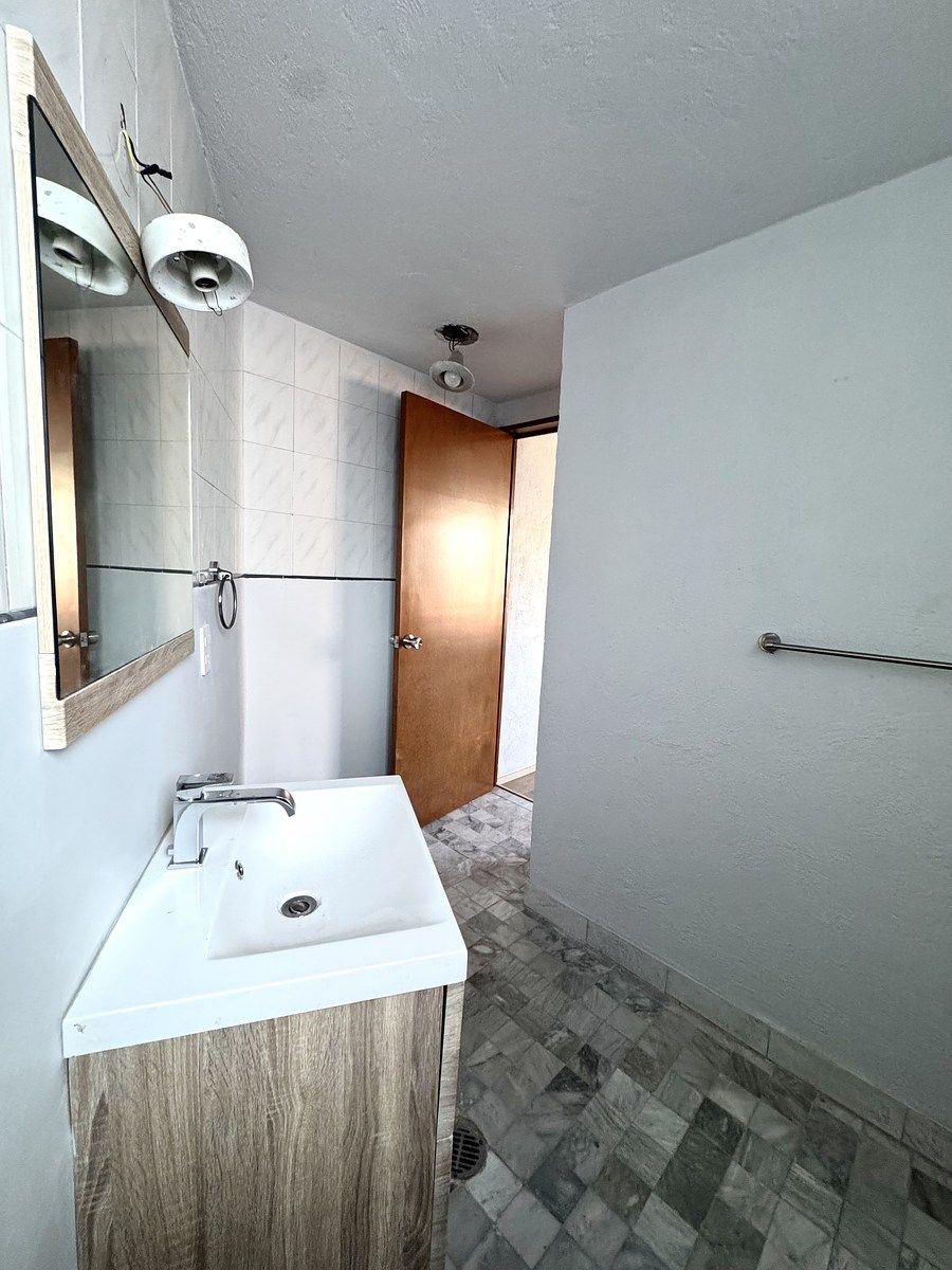 20 of 29: BAÑO RECÁMARA SECUNDARIA