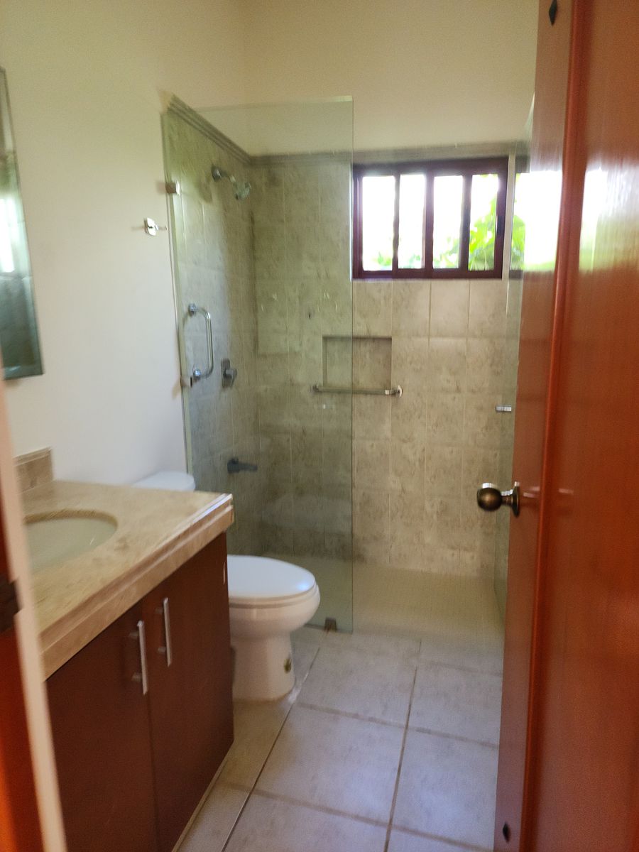 4 de 24: Baño rec secundaria