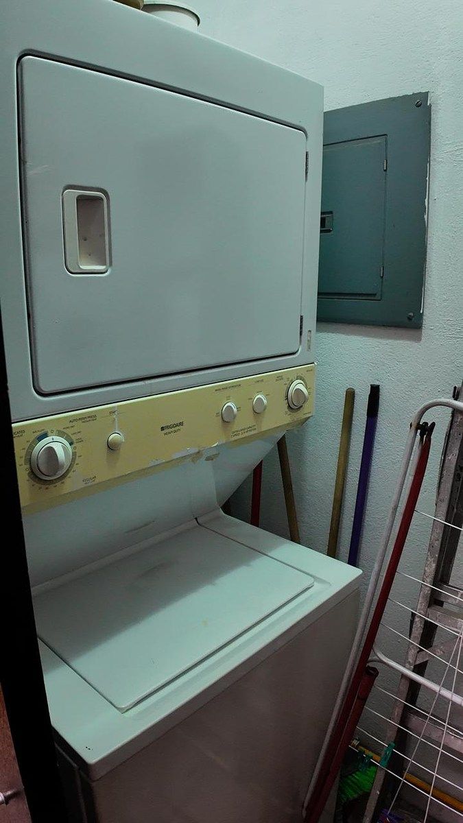 5 of 18: Área de lavado anexa a la cocina