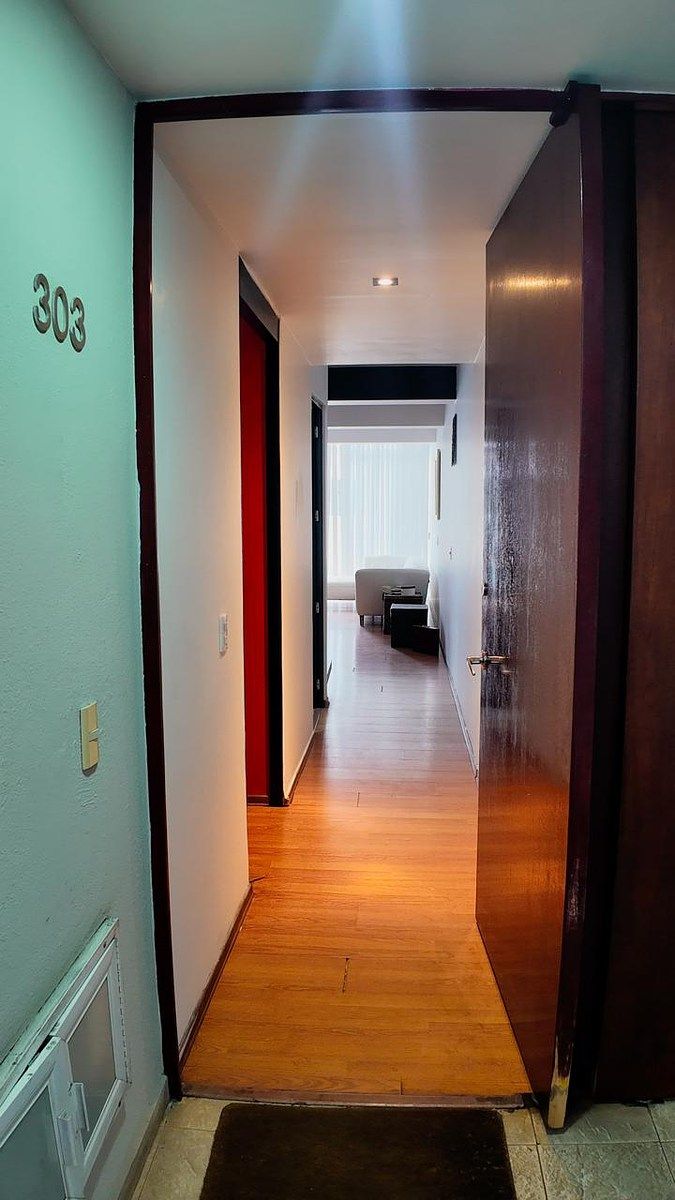 3 of 18: Vista desde la entrada