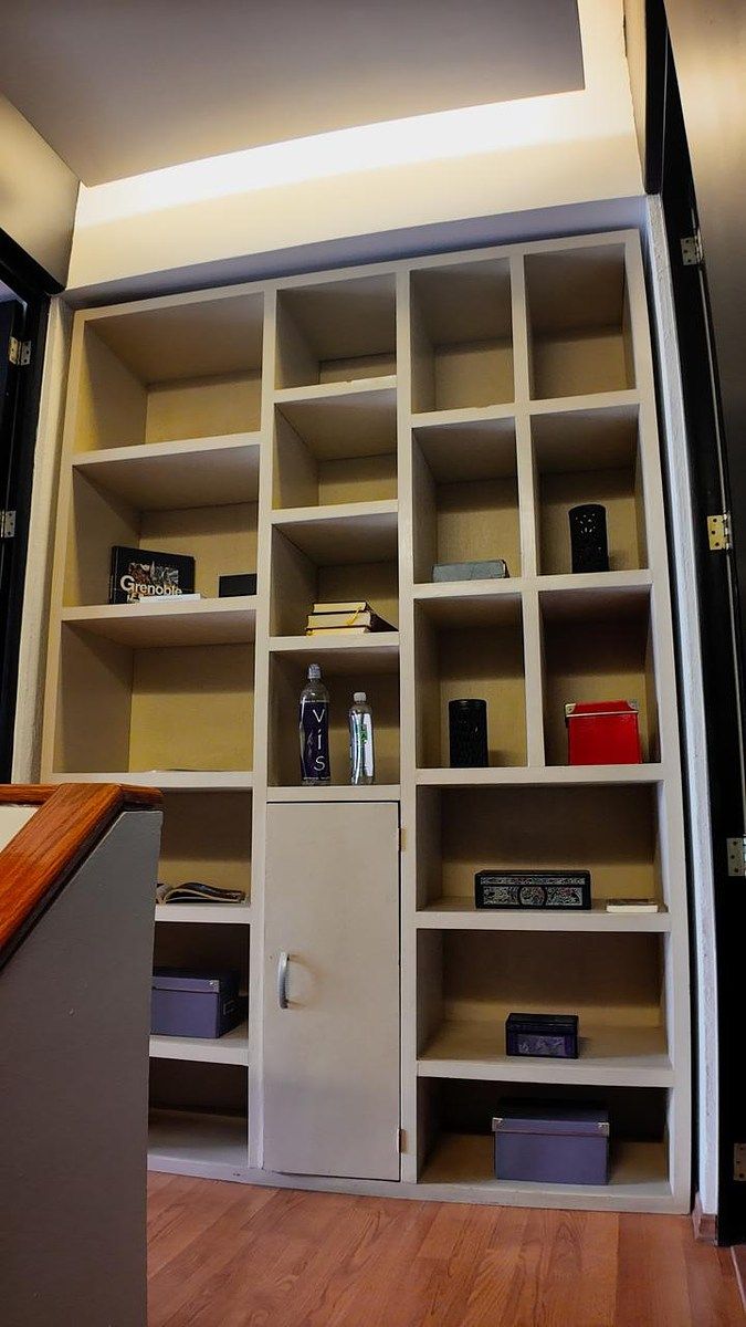 12 of 18: Vista al distribuidor de las recámaras