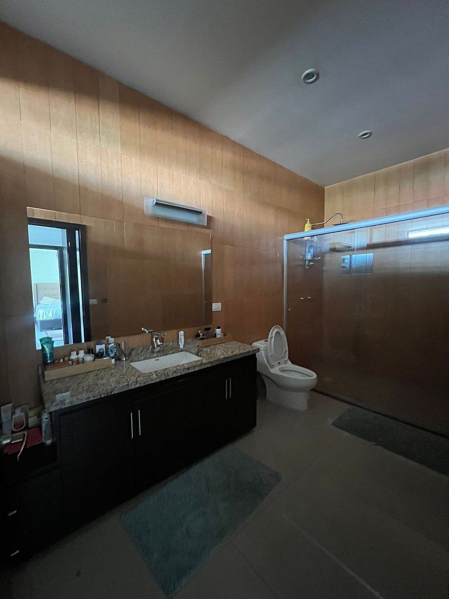 8 de 16: baño habitación principal