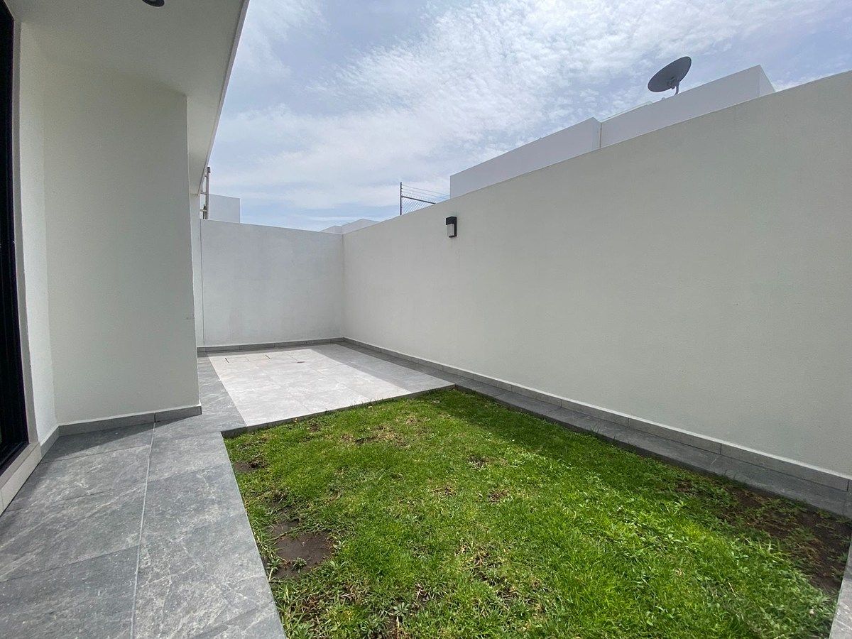 9 de 19: jardín trasero