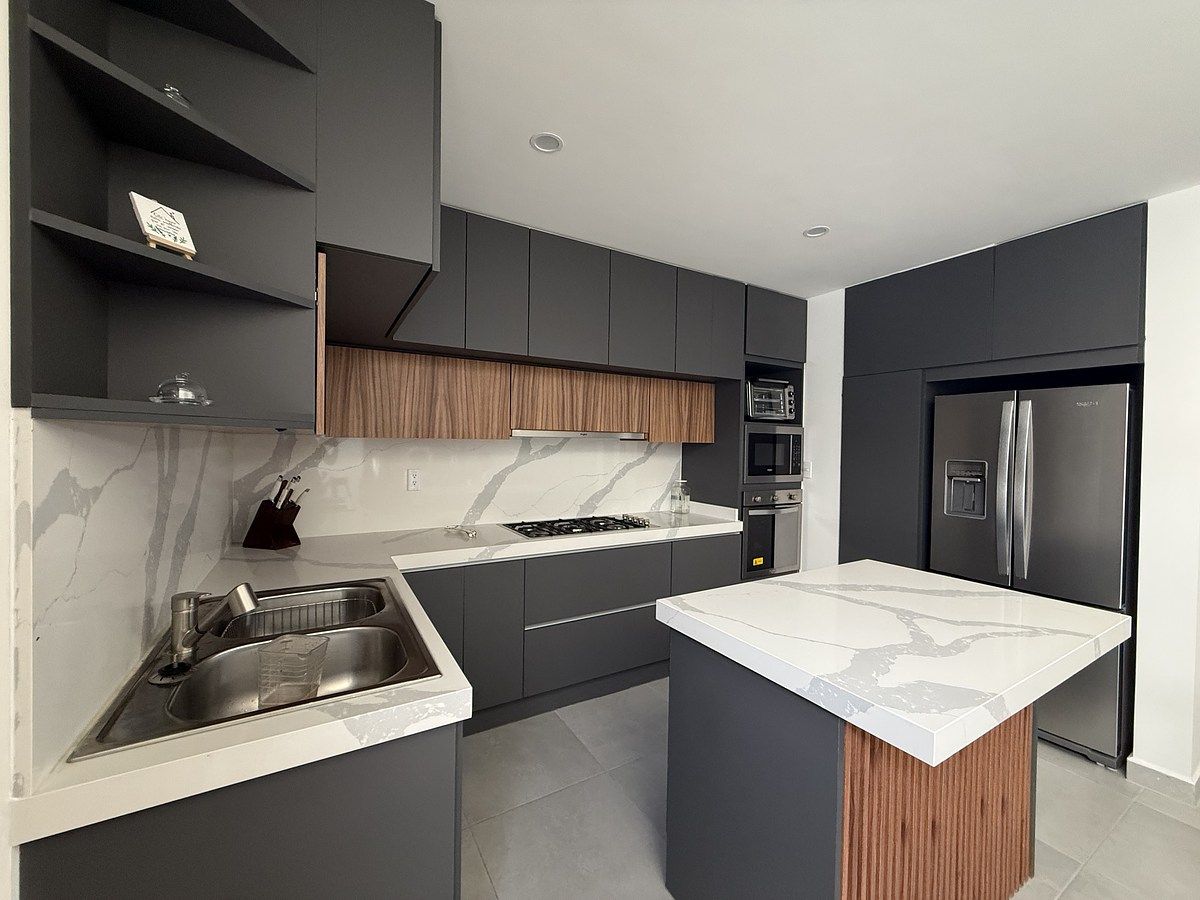 18 of 25: Cocina Equipada