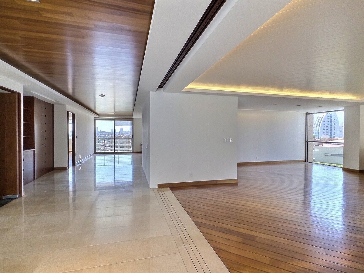 2 de 25: Amplia sala-comedor con excelente iluminación