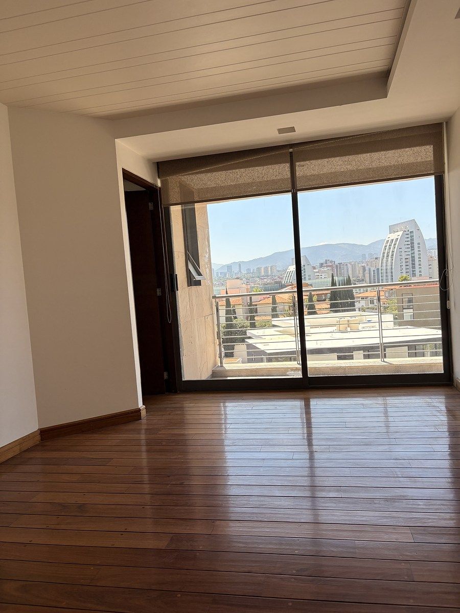 11 de 25: Estancia con salida a la terraza y excelente iluminación