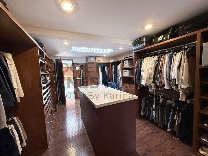 22 de 33: Vestidor recamara principal