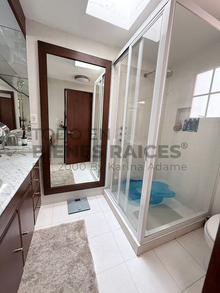 28 de 33: Baño recamara secundaria