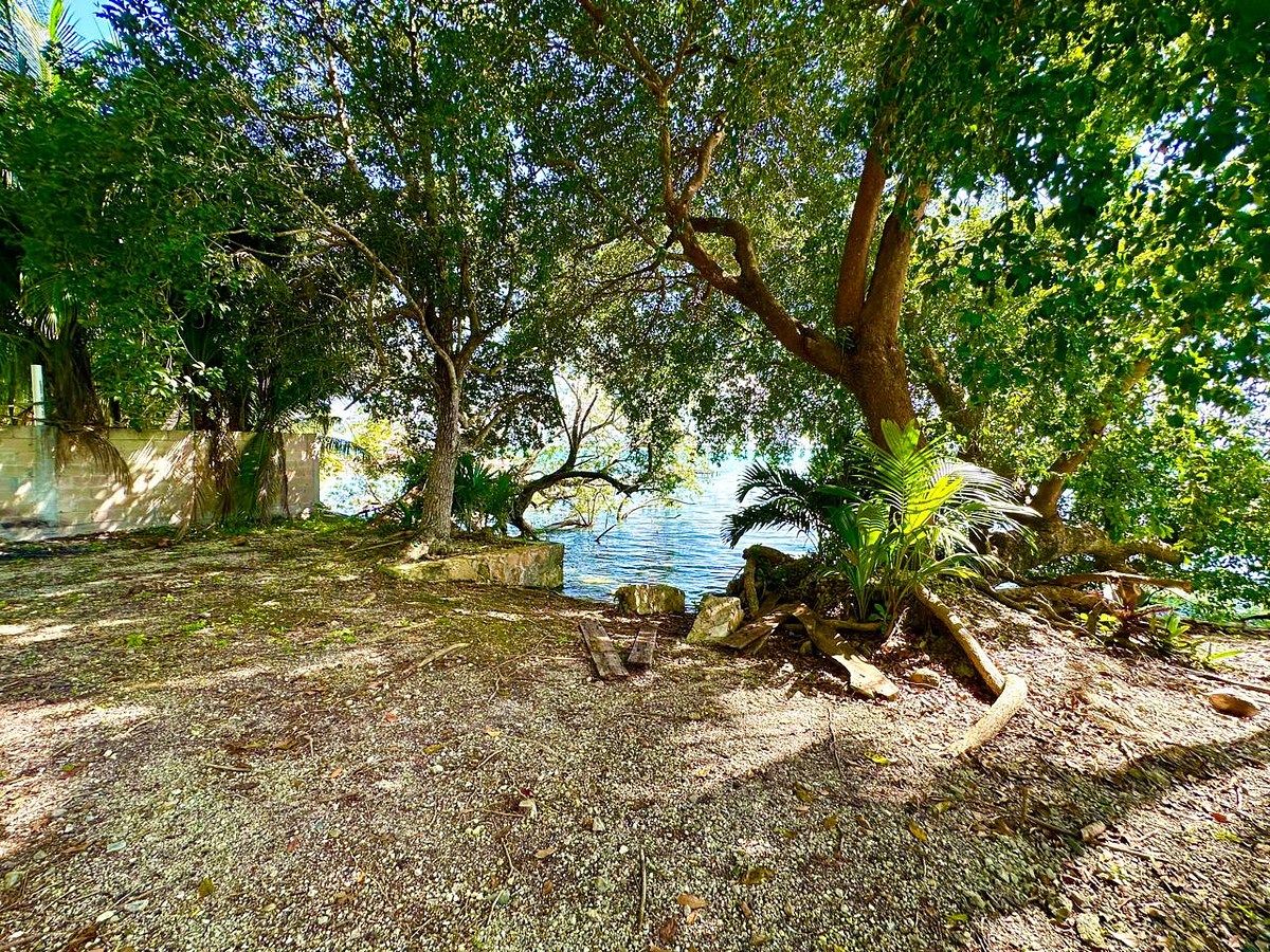 SE VENDE TERRENO EN LA LAGUNA DE BACALAR COSTERA PRINCIPAL, foto 1 de 9