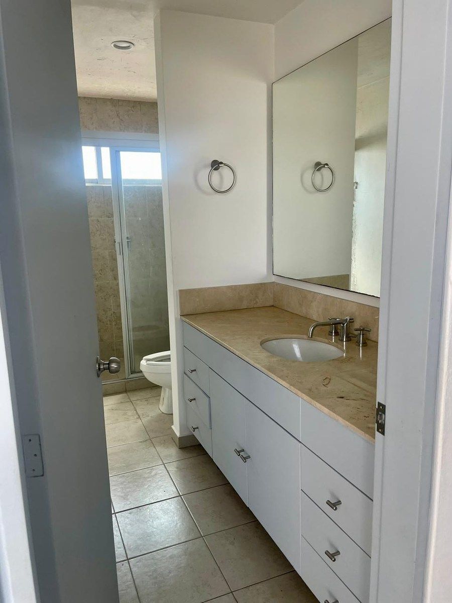 19 de 34: Baño completo