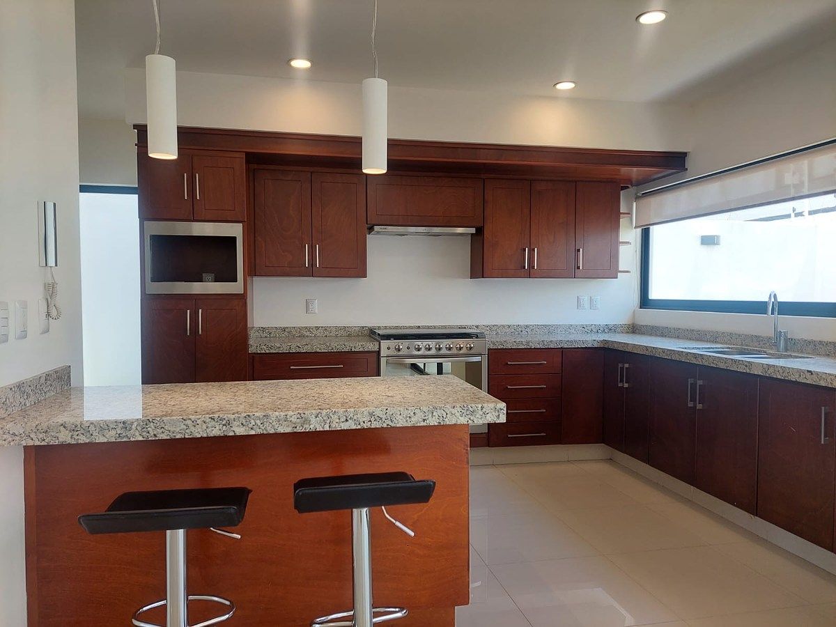 4 de 27: Amplia cocina