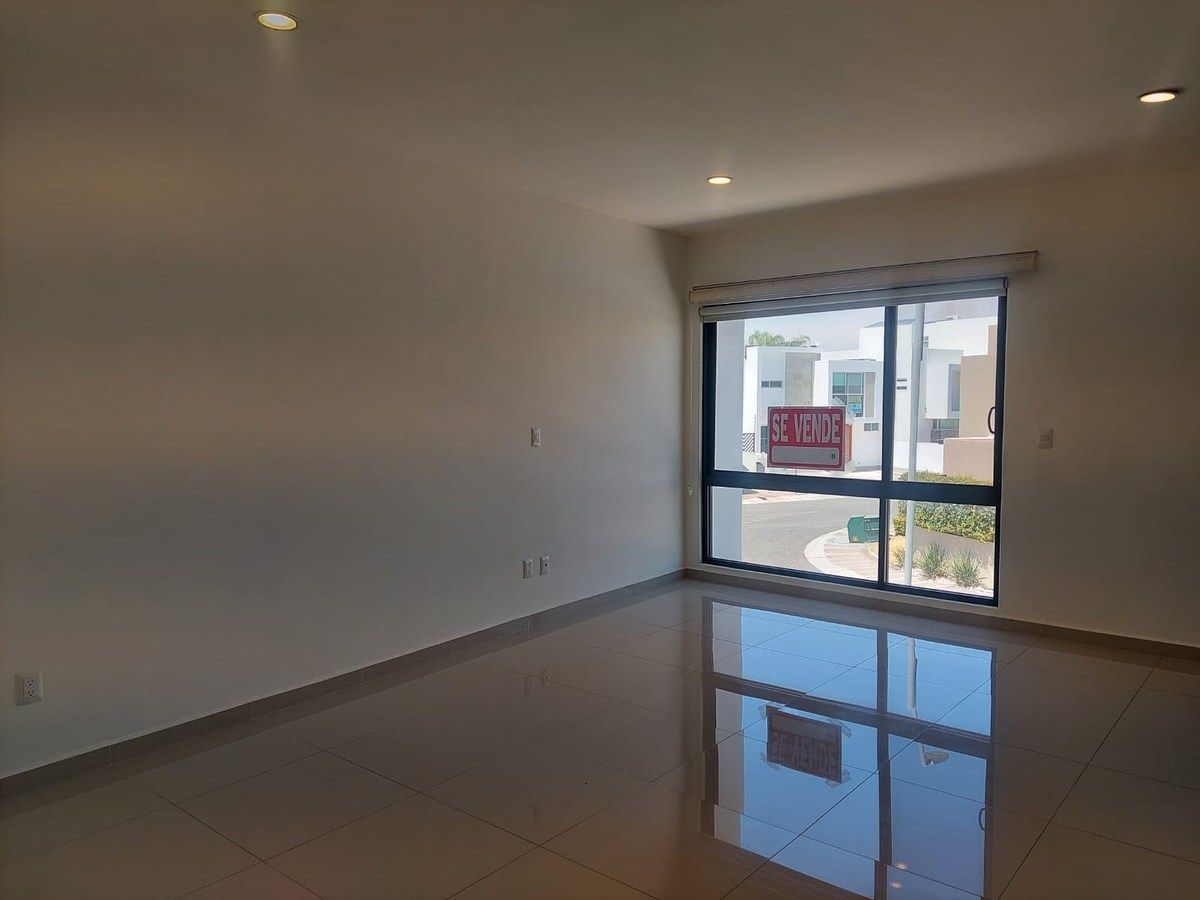 12 de 27: Recámara principal amplia