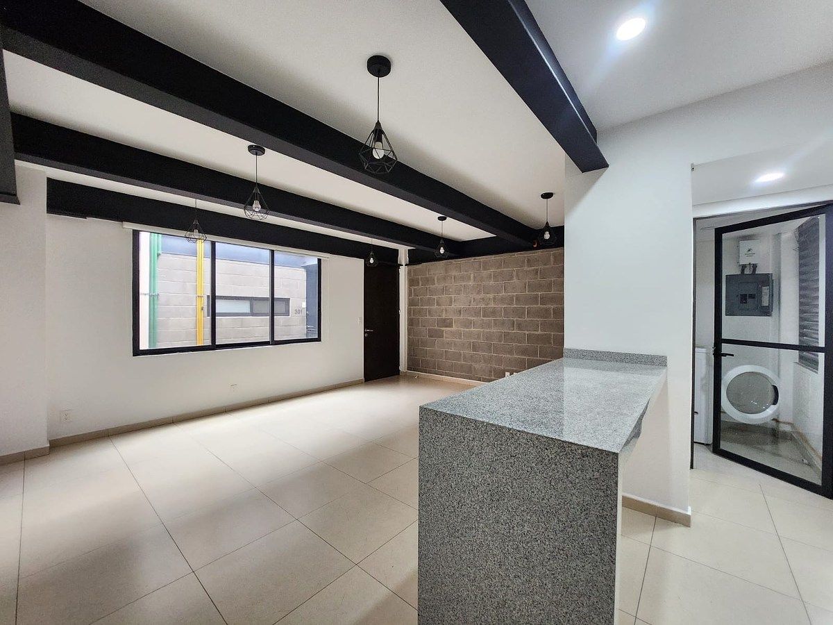 3 of 13: Sala comedor