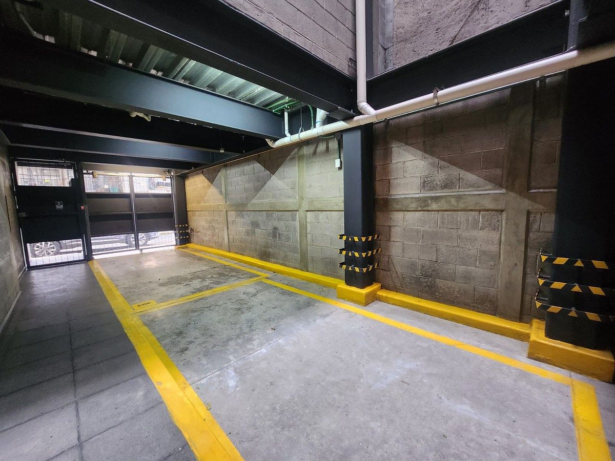 12 of 13: Estacionamientos