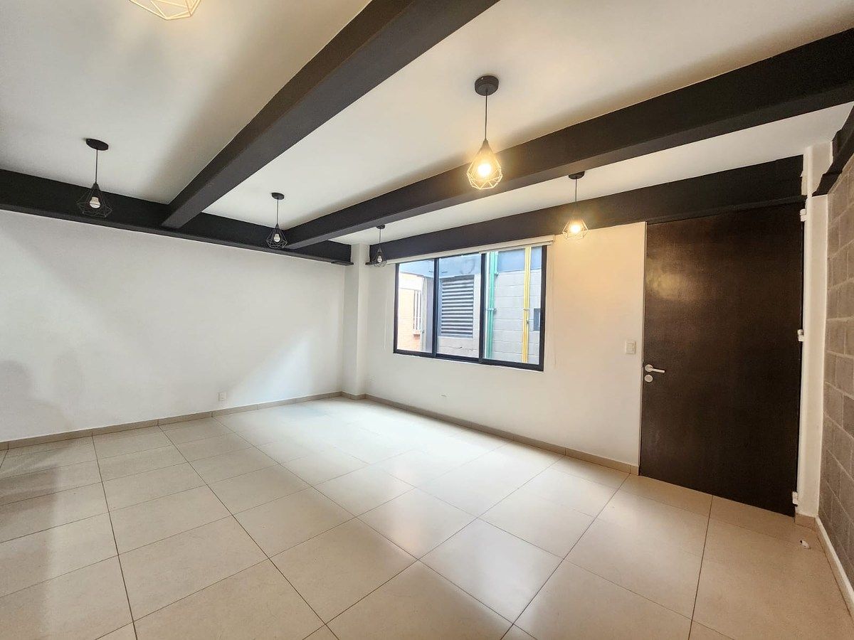 2 of 13: Sala comedor