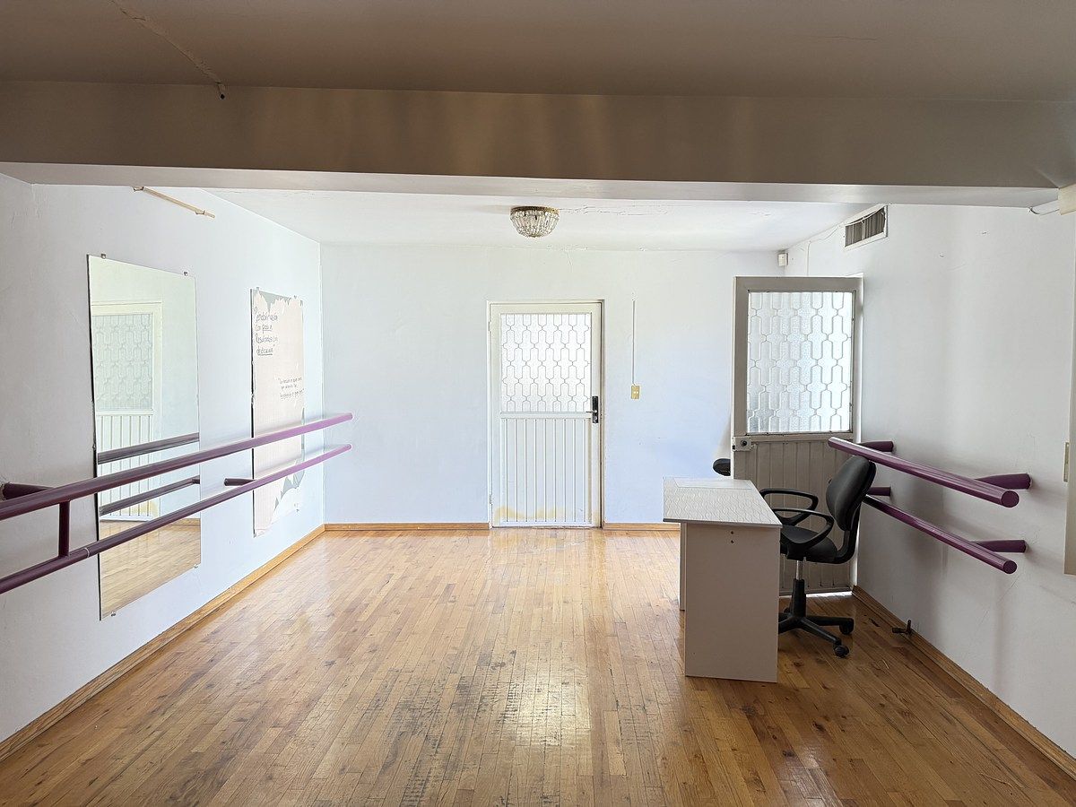 19 of 25: Gimnasio en la parte trasera