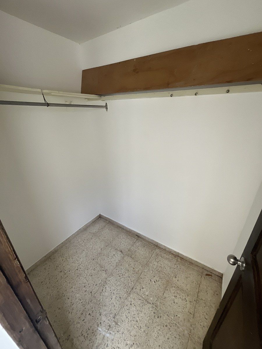 6 de 14: Walk-in closet habitación principal