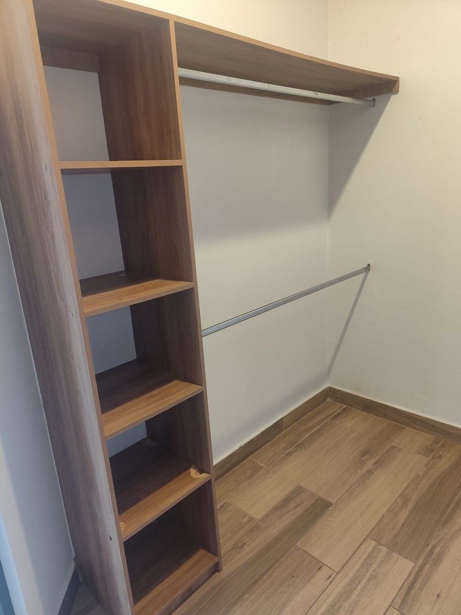 Vestidor en recamara principal, foto 13 de 38