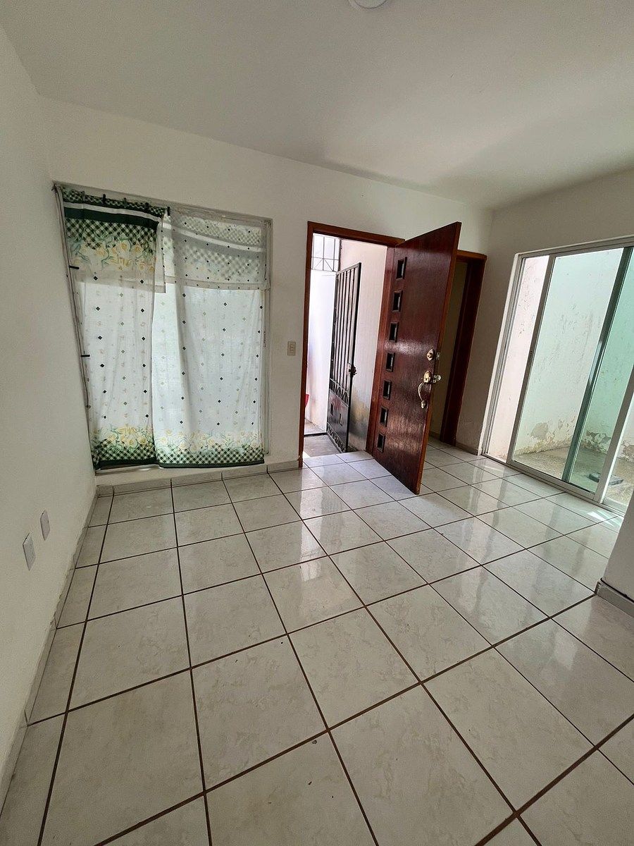 4 of 19: Entrada / sala