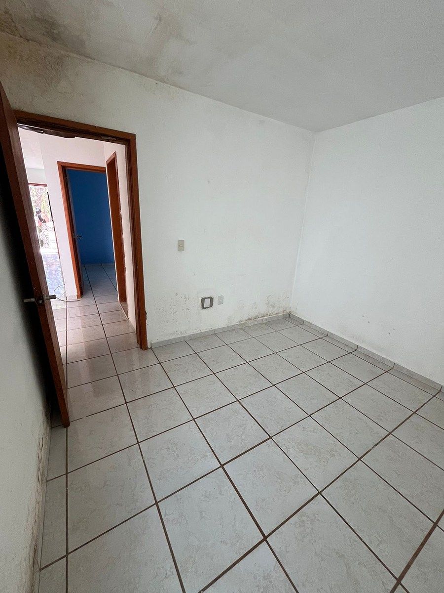 17 of 19: Estudio / cuarto 3