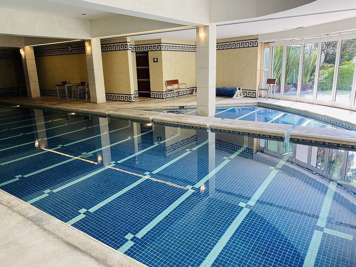 2 de 13: Alberca interior