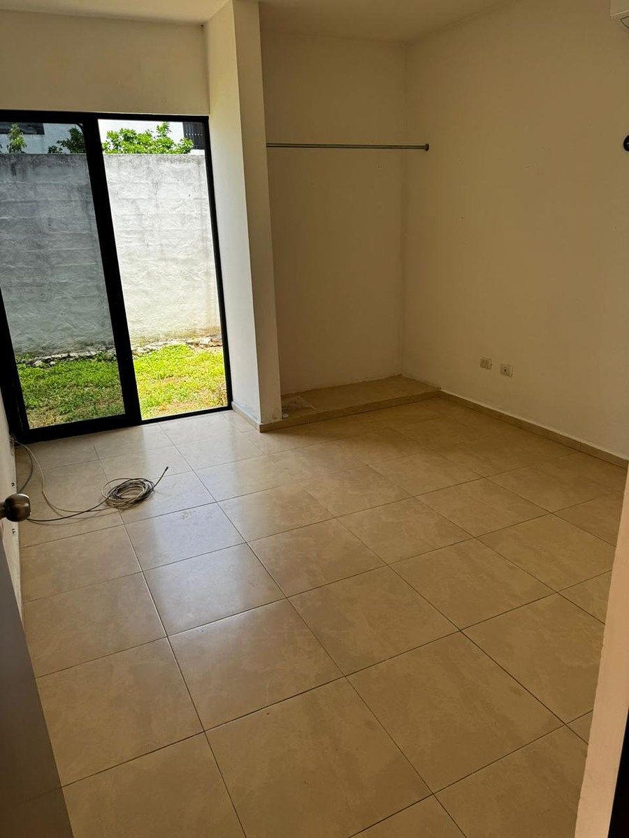 3 de 28: HABITACION CON VENTANAL HABITACION PRINCIPAL