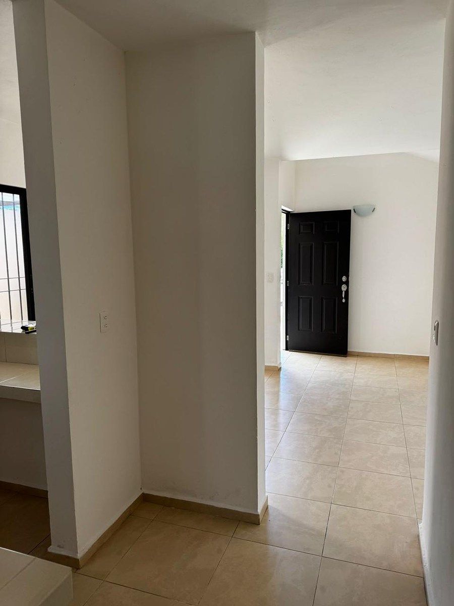 8 de 28: AREA DE PASILLO DE LA VIVIENDA