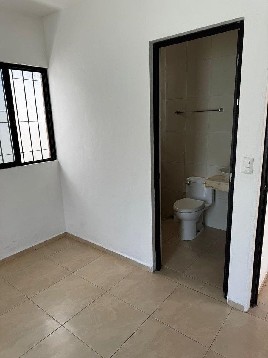 13 de 28: BAÑO EN HABITACION