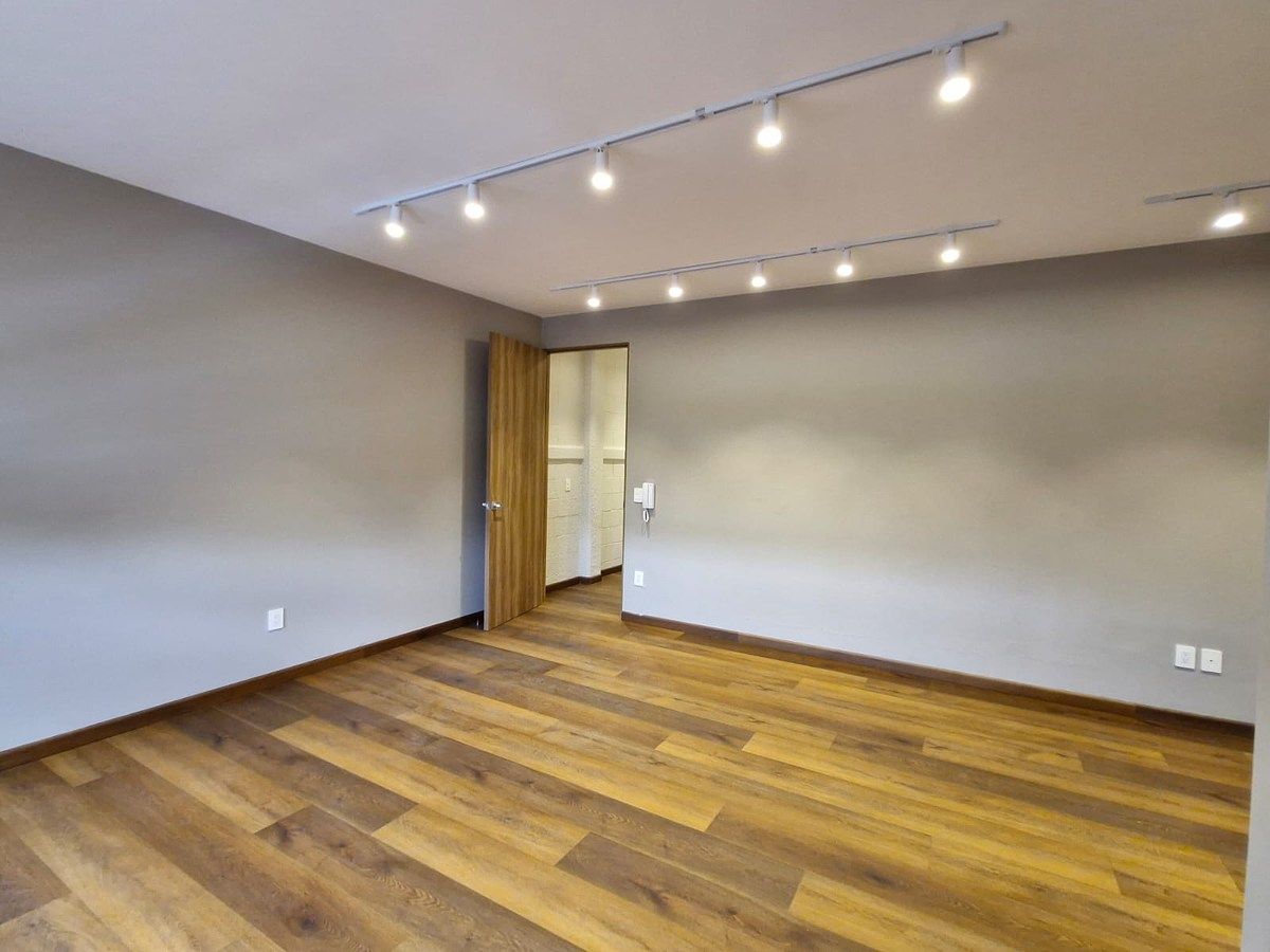 19 de 25: Oficina 3 de 26 m2