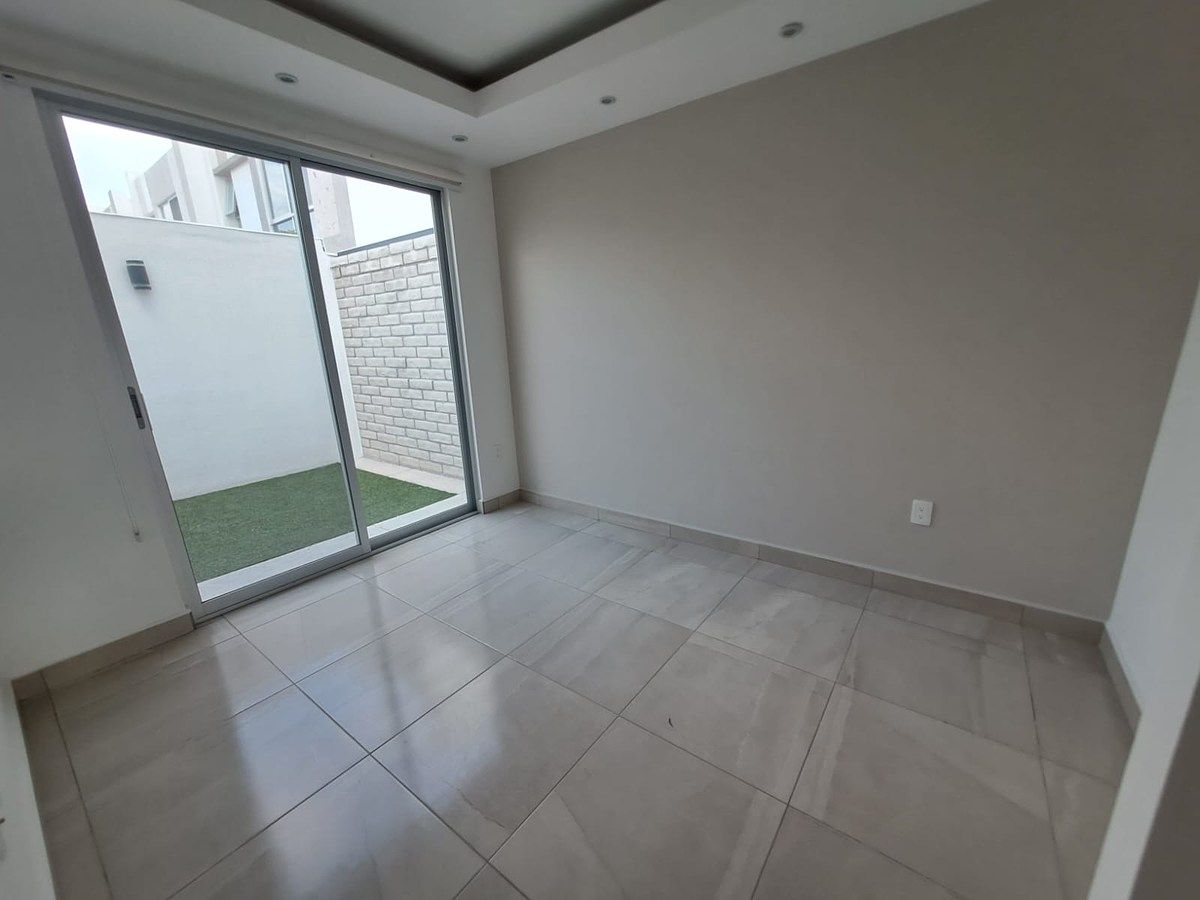 5 de 19: ESTUDIO / SALA TV