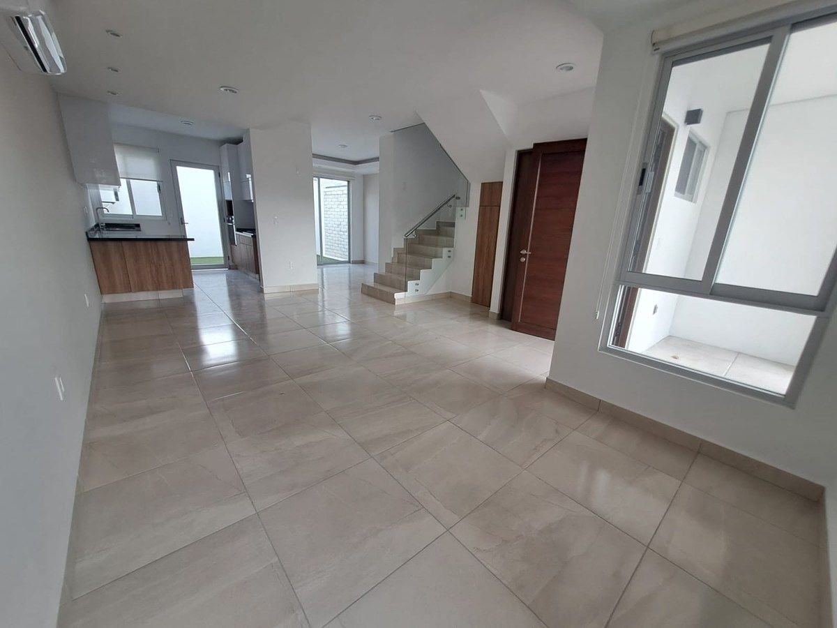 15 de 19: SALA - COMEDOR - COCINA