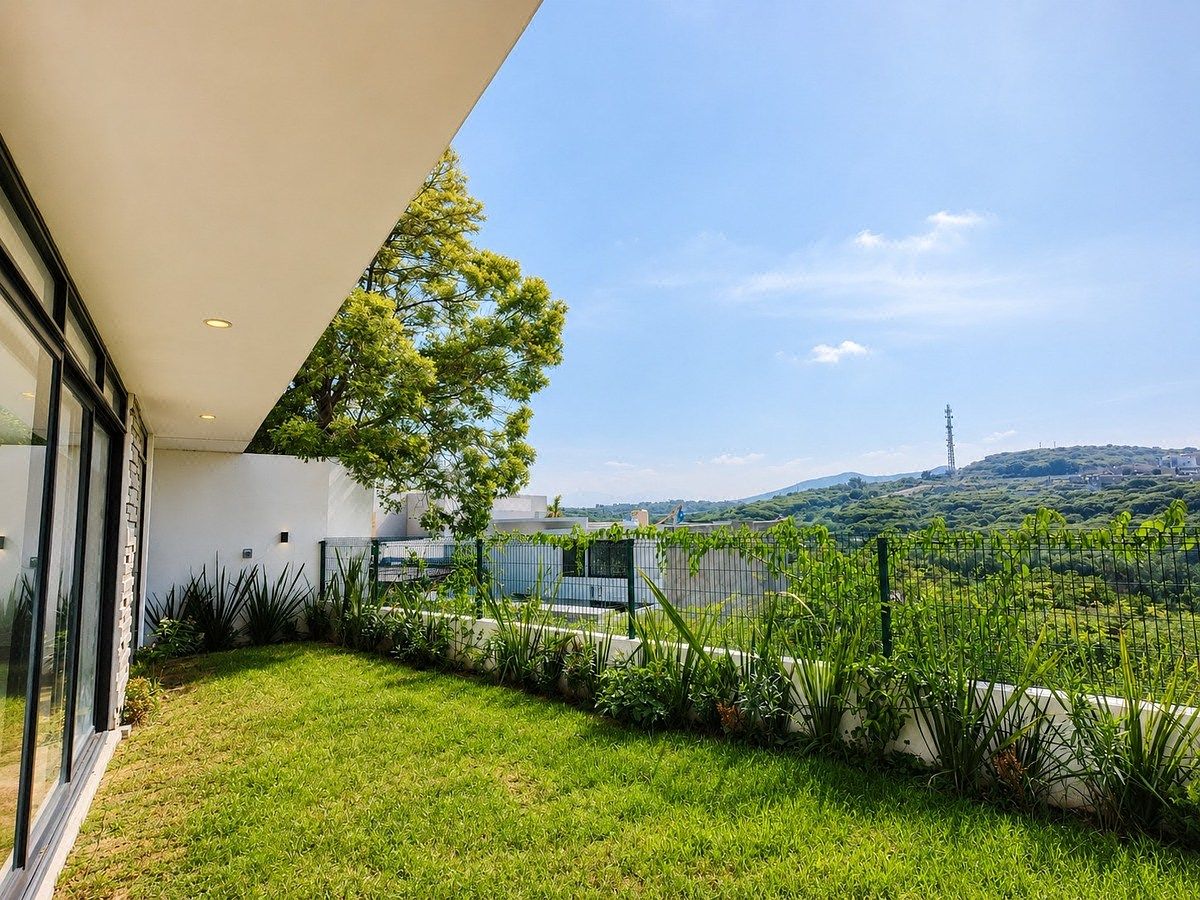CASA À VENDA EM REAL DE JURIQUILLA, foto 1 de 25