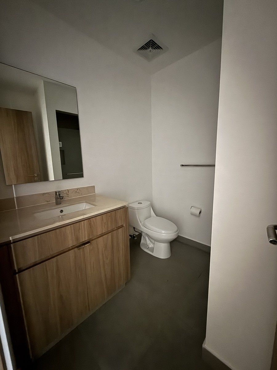 13 de 21: Baño compartido