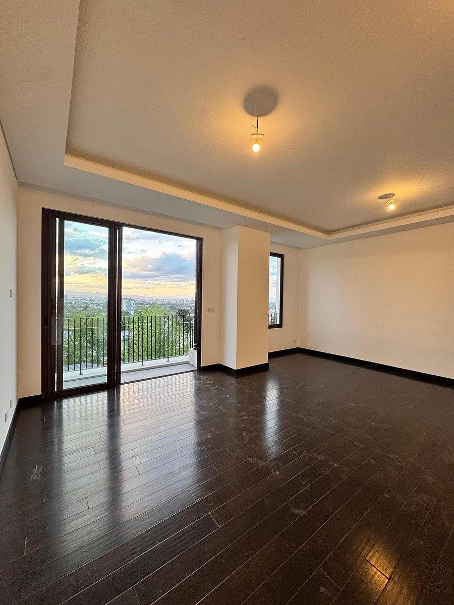 Apartamento en renta en Nogales de Cayalá Zona 16, 3 habitaciones con terraza –