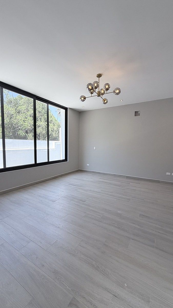 5 of 18: Recamara principal