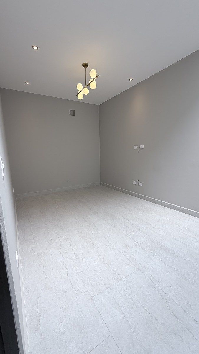 9 of 18: Family Room