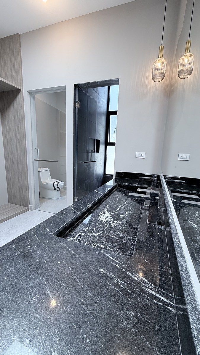 8 of 18: Baño principal