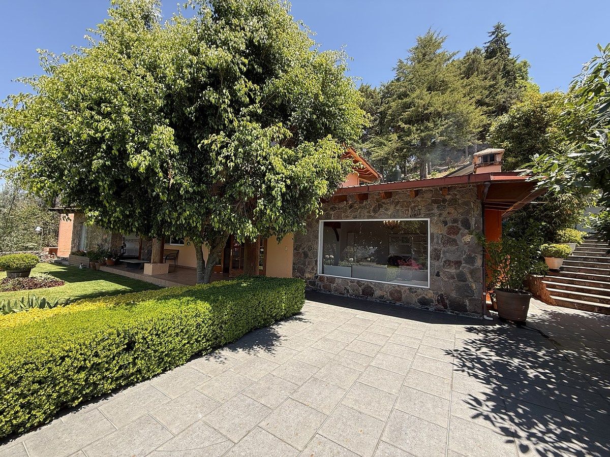 2 of 27: Entrada principal