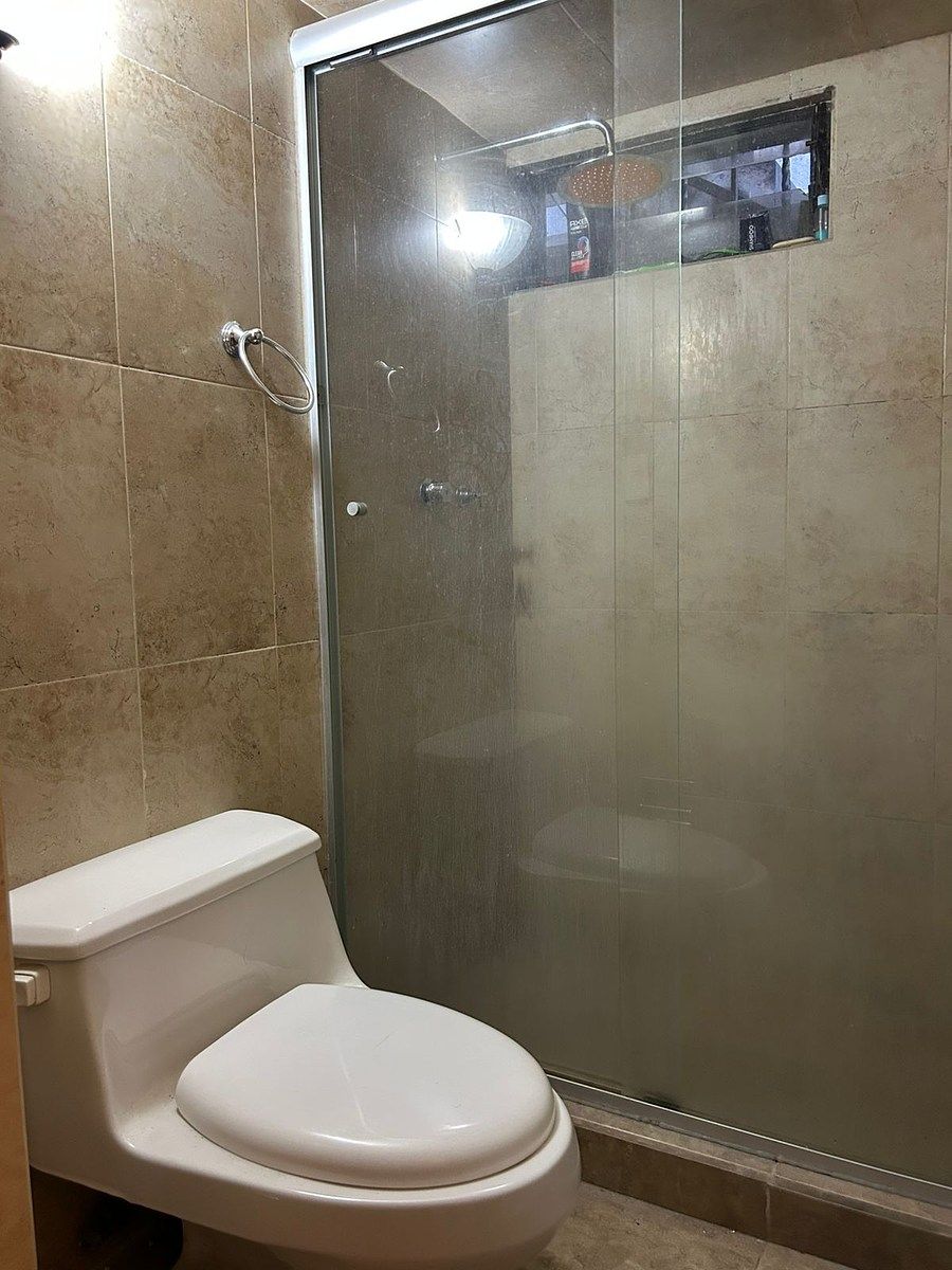 9 of 17: Baño Completo