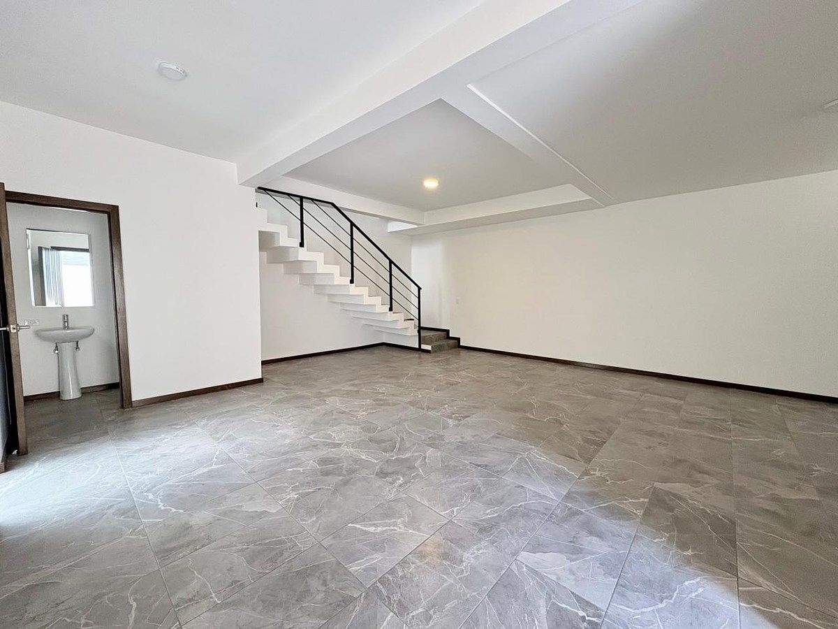 3 of 26: Sala comedor