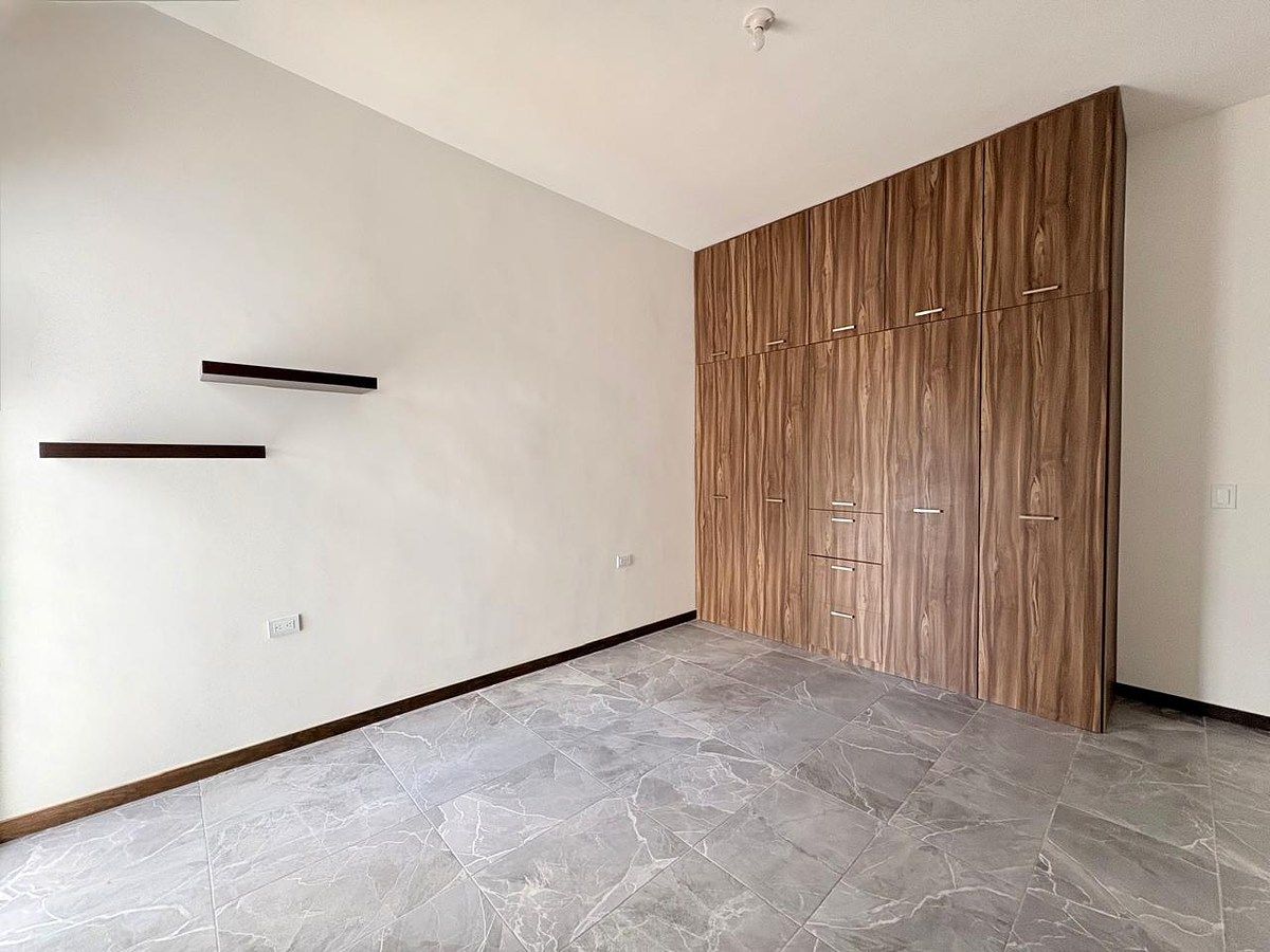 8 of 26: Recámara 2