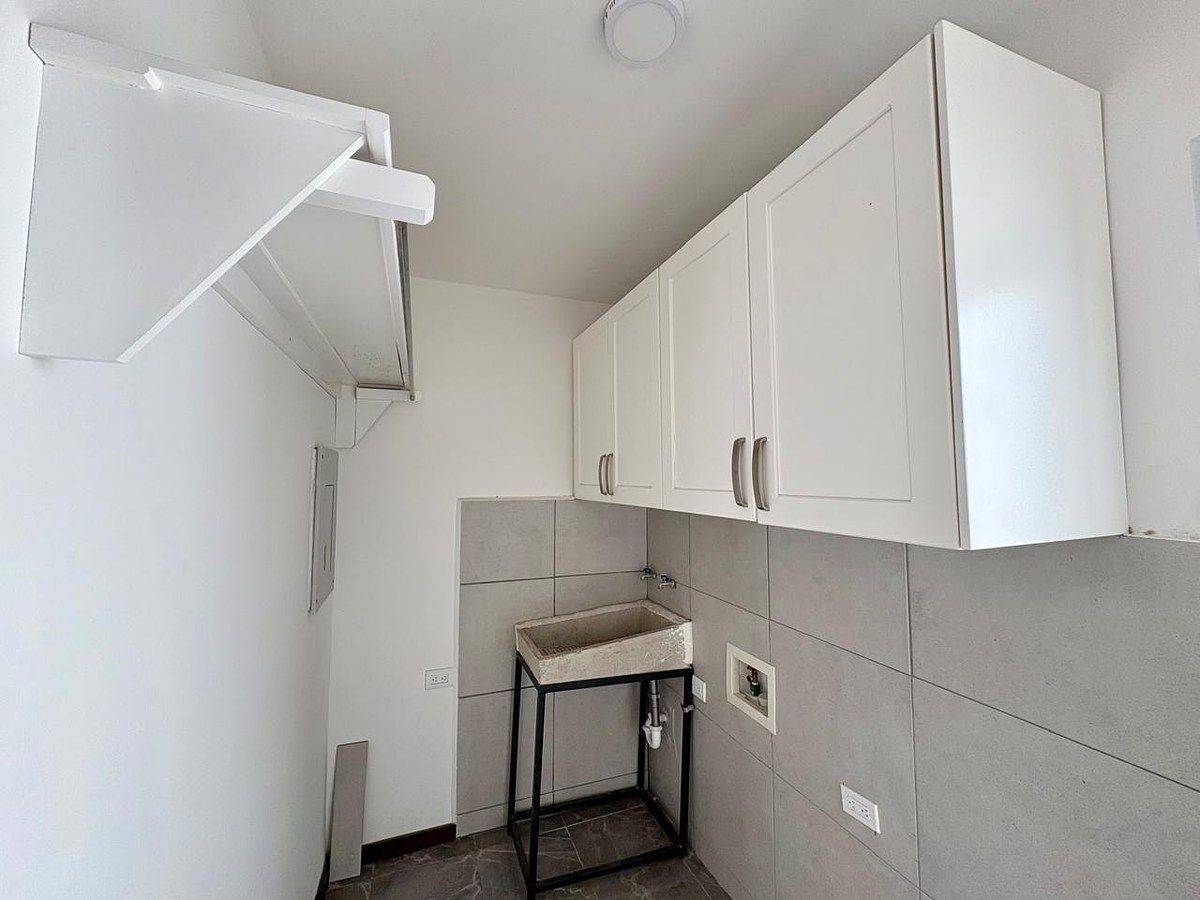 17 of 26: Lavandería