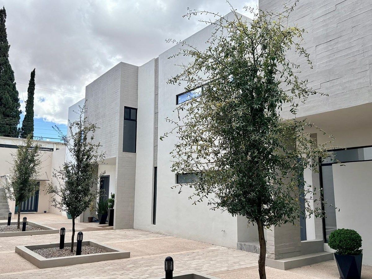 18 of 26: Complejo townhouses