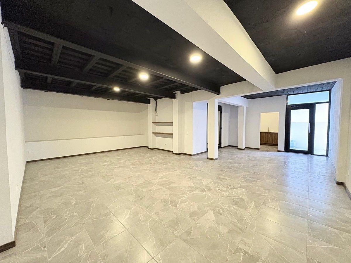 23 of 26: Salón de usos múltiples